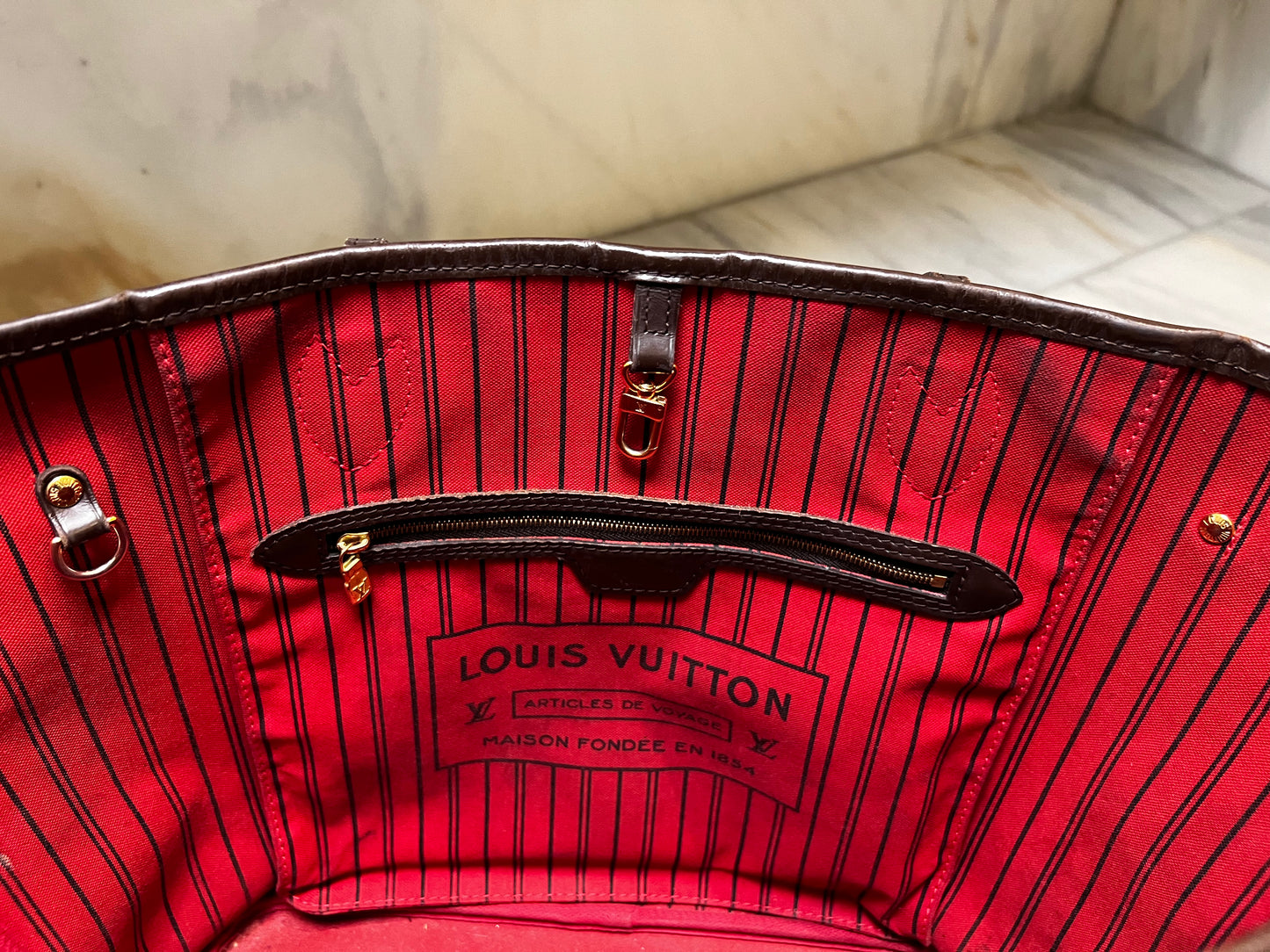 Louis Vuitton Neverfull Bag