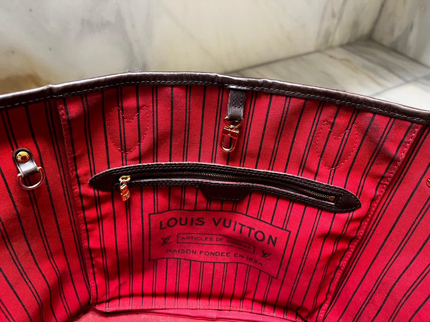 Louis Vuitton Neverfull Bag